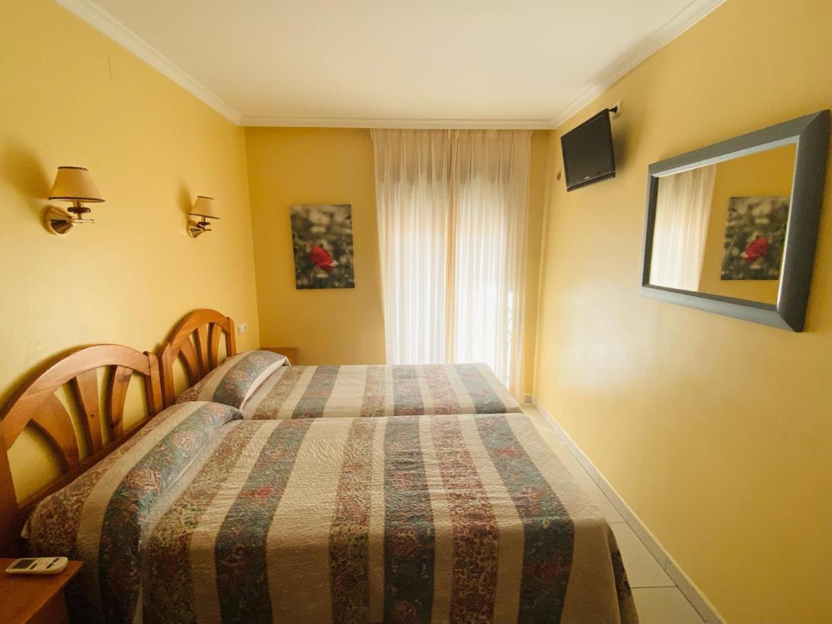 Hostal L'Anfora Denia Exterior foto